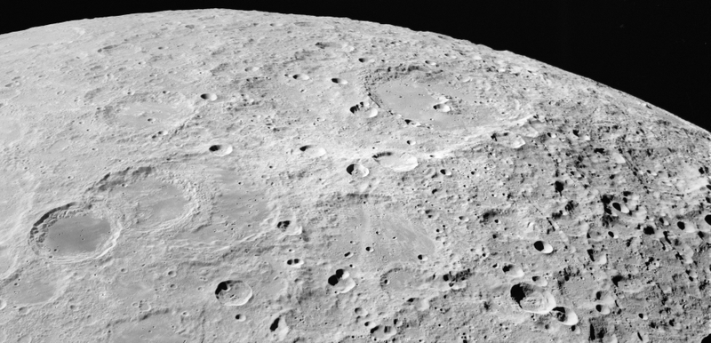Hay cráteres que reciben luz solar casi de forma ininterrumpida.Imagen: NASA